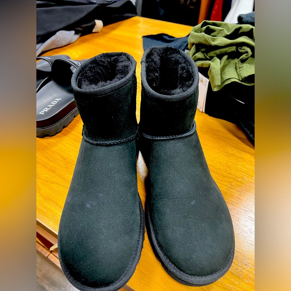 UGG BOOTS never worn new with tags